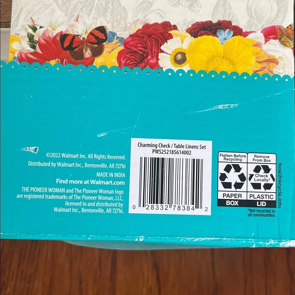 Pioneer Woman 13 Piece Table Linen Set NWT Runner Placemats Napkins & Rings